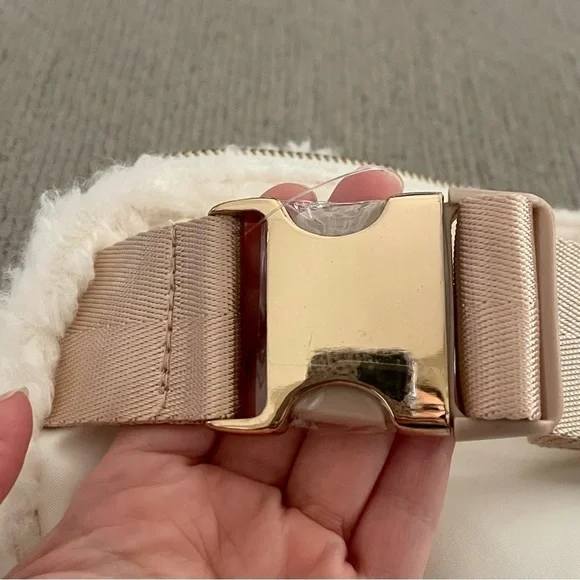 WANTABLE sherpa belt bag - Picture 7 of 7